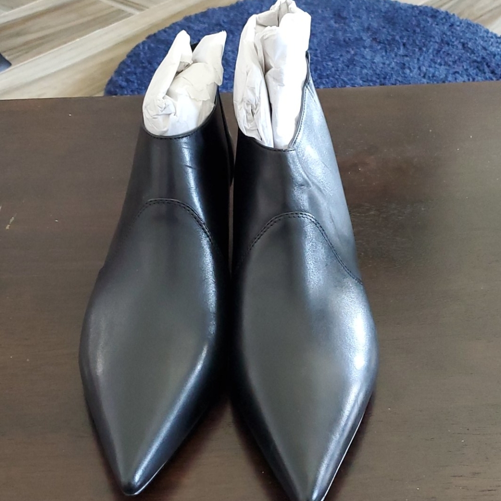 NINE WEST LEATHER BOOTIES